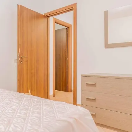 Relax In Nature And Free Parking Luino